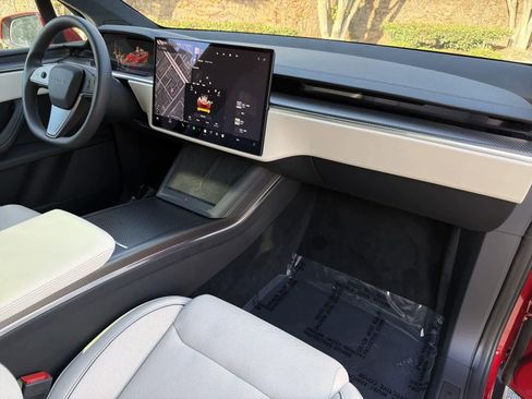 Used 2024 Tesla Model X Plaid image 37
