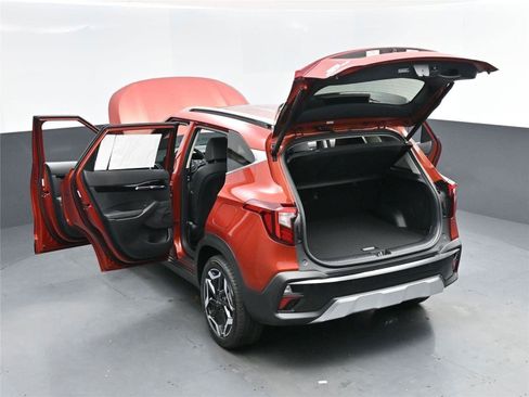 New 2026 Kia Seltos SX w/ SX Sunroof Package image 15