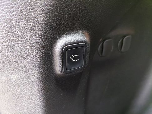Certified 2019 Jeep Cherokee Limited AWD/4WD image 46