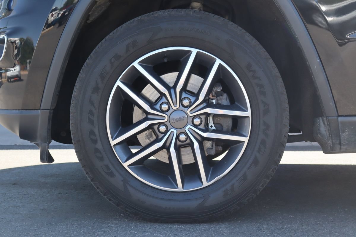 Used 2019 Jeep Grand Cherokee Limited AWD/4WD image 24