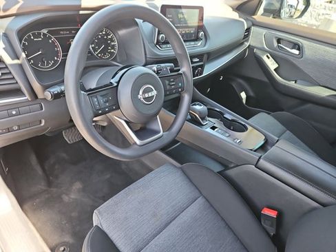 Certified 2023 Nissan Rogue SV FWD image 12