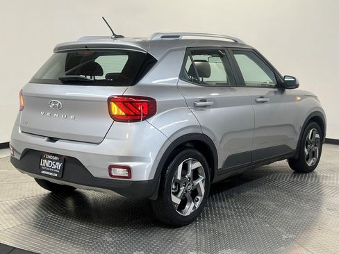 Used 2023 Hyundai Venue SEL image 7