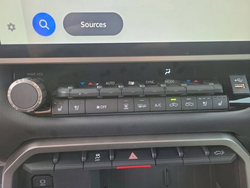 Used 2025 Toyota Tundra Limited image 20