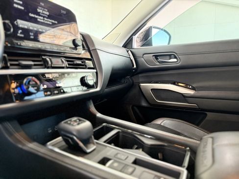 Used 2022 Nissan Pathfinder Platinum w/ Cargo Package image 47