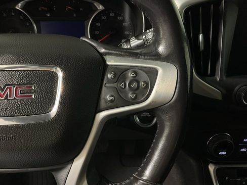Used 2022 GMC Terrain SLT image 25