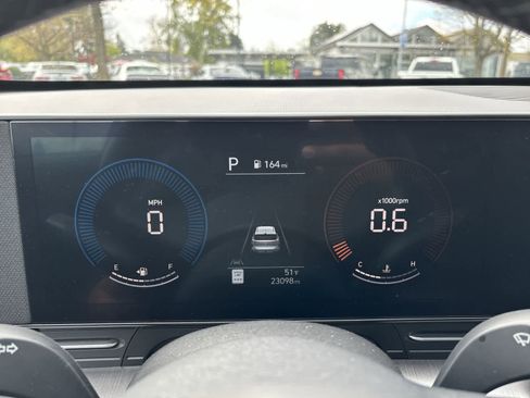 Used 2025 Hyundai Kona SEL image 11