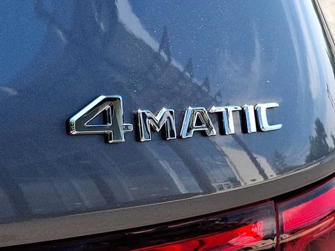 Used 2023 Mercedes-Benz GLB 250 4MATIC image 28
