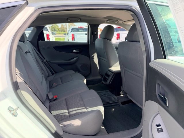Used 2016 Chevrolet Impala LS FWD image 10