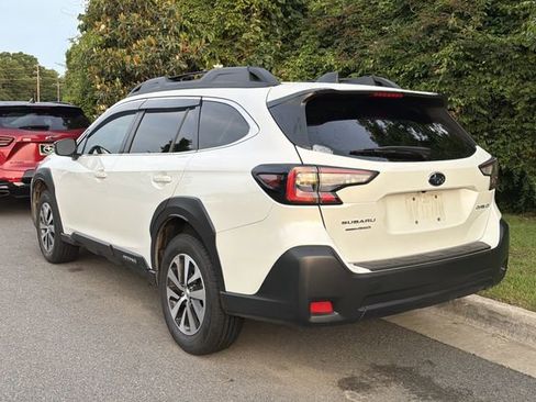 Certified 2025 Subaru Outback Premium AWD/4WD image 12