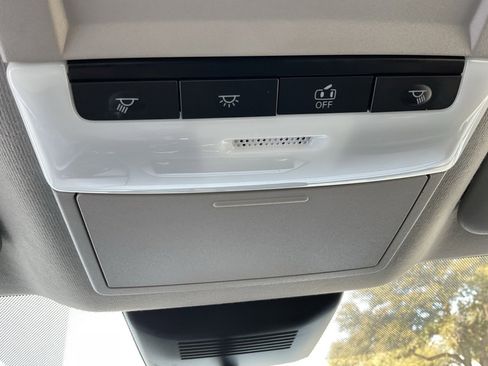 Used 2025 Nissan Sentra S image 30