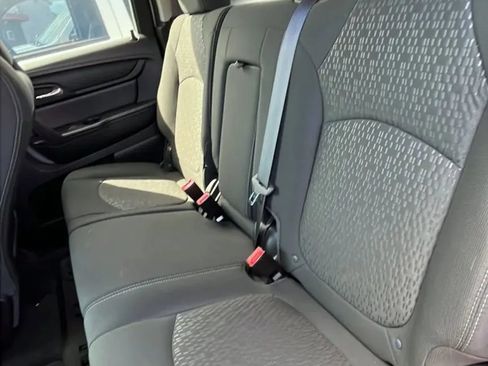 Used 2014 GMC Acadia SLE FWD image 8