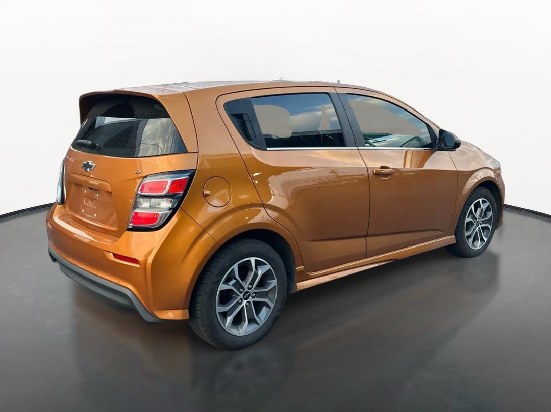 Used 2018 Chevrolet Sonic LT w/ Convenience Package FWD image 3