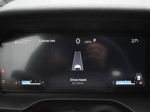 Used 2024 Jeep Grand Cherokee L Laredo image 32