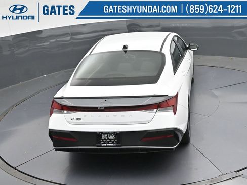 Used 2025 Hyundai Elantra Sport image 39