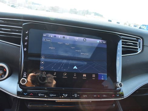 Used 2025 Jeep Wagoneer Series II w/ Premium Group I image 18