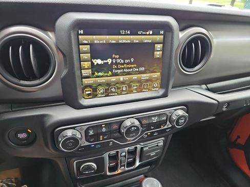 Used 2023 Jeep Wrangler Unlimited w/ Sun & Screen Package AWD/4WD image 21