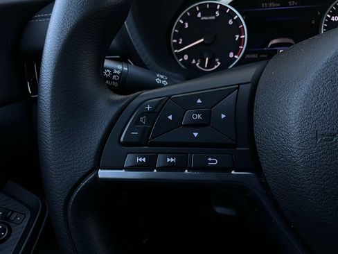 Used 2025 Nissan Sentra SV image 30