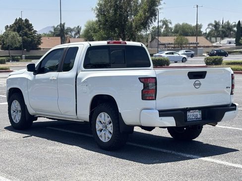 Used 2022 Nissan Frontier SV RWD image 5