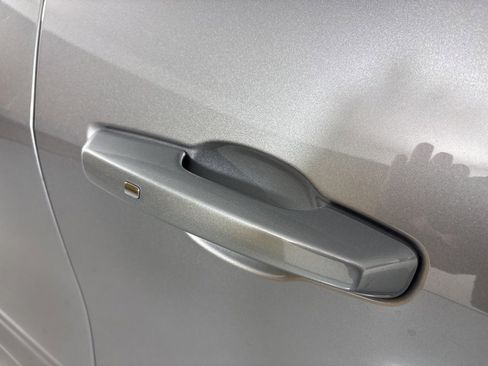 Used 2025 GMC Acadia Elevation image 12