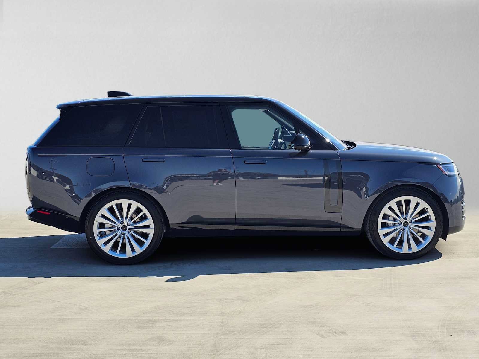 New 2026 Land Rover Range Rover SE AWD/4WD image 6