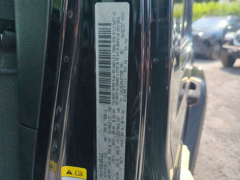 Certified 2019 Jeep Wrangler Unlimited Sahara AWD/4WD image 36