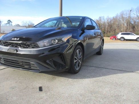 Used 2022 Kia Forte LXS image 7