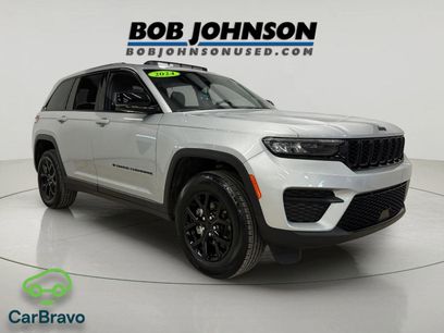 Used 2024 Jeep Grand Cherokee Altitude