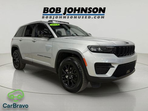 Used 2024 Jeep Grand Cherokee Altitude AWD/4WD image 1