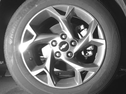 Used 2025 Chevrolet Trax LT w/ LT Convenience Package FWD image 13