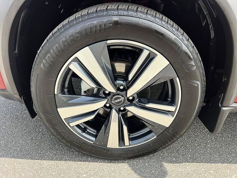 Certified 2023 Nissan Rogue SL w/ SL Premium Package FWD image 9