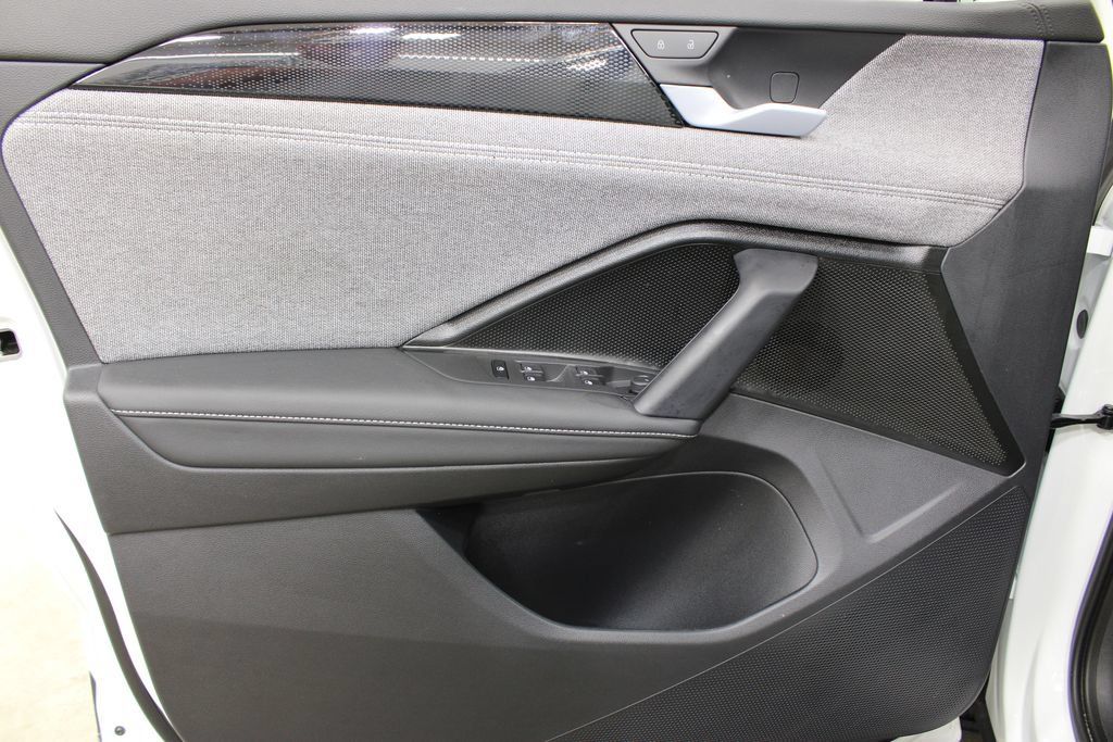 Certified 2026 Volkswagen Tiguan S FWD image 15