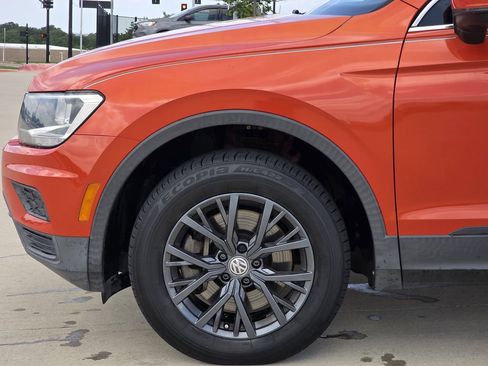 Used 2019 Volkswagen Tiguan SE FWD image 6