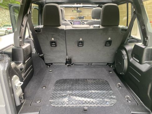 Used 2020 Jeep Wrangler Unlimited Sport S w/ Sun And Sound Package AWD/4WD image 28