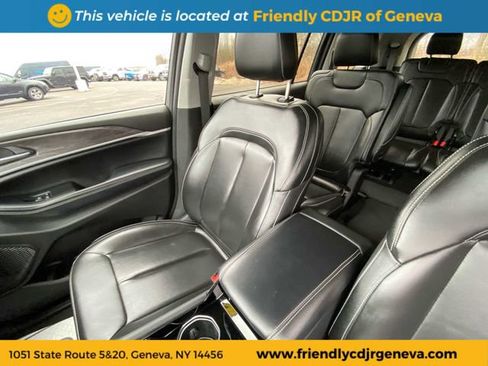 Used 2023 Jeep Grand Cherokee L Limited w/ Black Appearance Package image 10