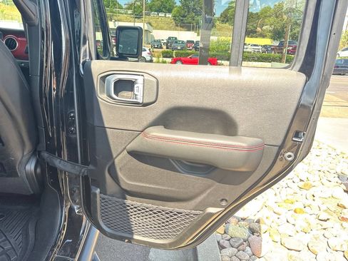 Used 2023 Jeep Gladiator Rubicon w/ LED Lighting Group AWD/4WD image 17