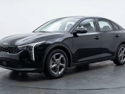 Used 2025 Kia K4 LXS image 3