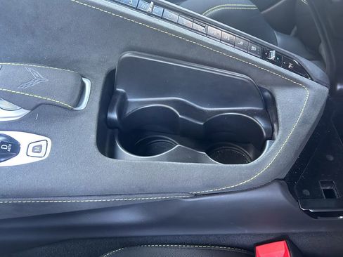 Used 2021 Chevrolet Corvette Stingray Premium Cpe w/ Z51 Performance Package image 28