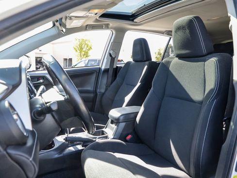 Used 2018 Toyota RAV4 XLE image 17