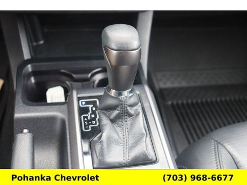 Used 2019 Toyota Tacoma TRD Sport AWD/4WD image 17
