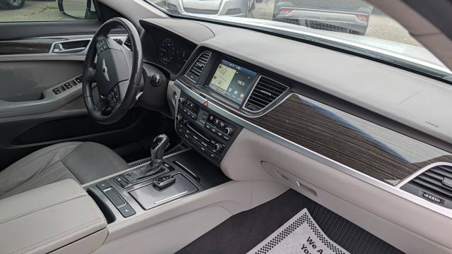 Used 2015 Hyundai Genesis 3.8 RWD image 29