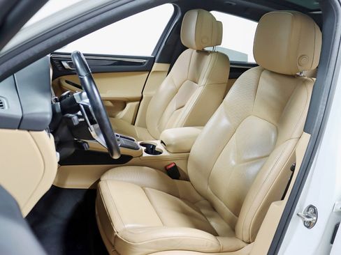 Used 2017 Porsche Macan image 22