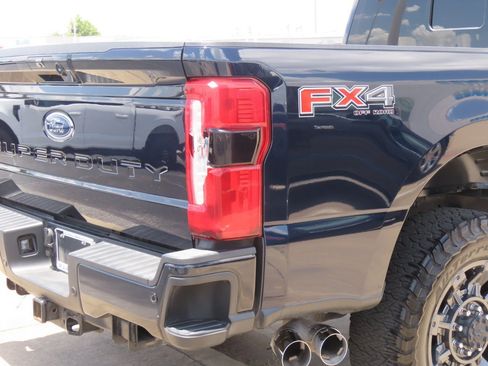 Used 2023 Ford F250 Lariat w/ Lariat Ultimate Package AWD/4WD image 12