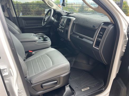 Used 2020 RAM 1500 Tradesman w/ Chrome Appearance Group image 26