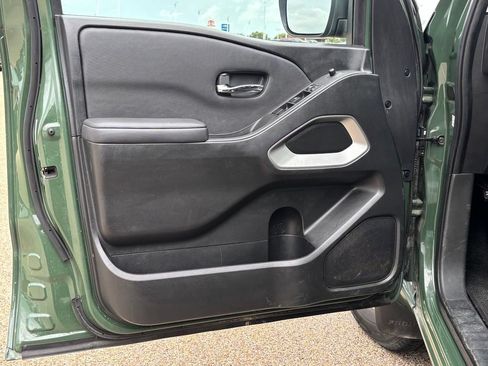 Used 2024 Nissan Frontier SV RWD image 25