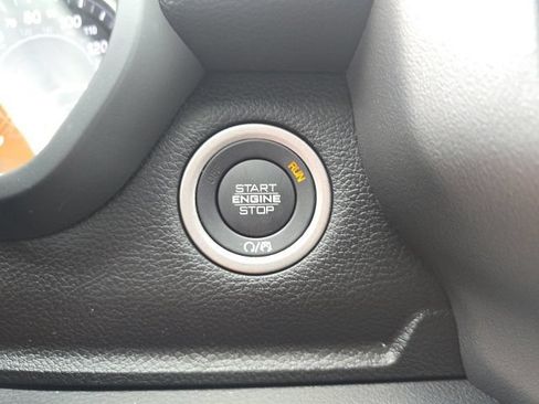 Certified 2026 RAM 2500 Big Horn AWD/4WD image 17