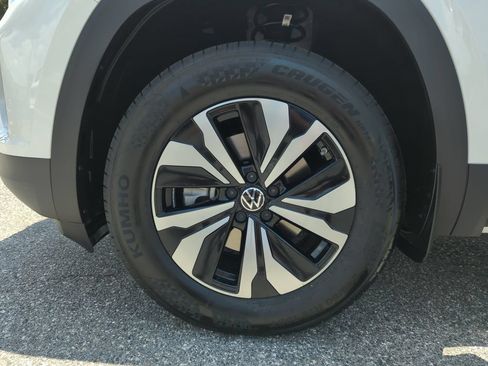 New 2026 Volkswagen Atlas SE FWD image 48