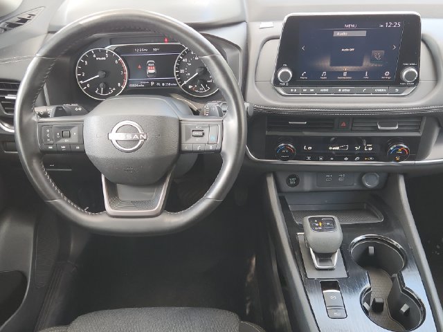 Used 2025 Nissan Rogue SV FWD image 24