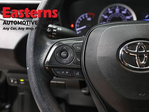 Used 2022 Toyota Corolla LE FWD image 14