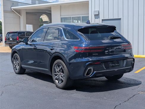 Used 2022 Genesis GV70 2.5T w/ Advanced Package AWD/4WD image 3