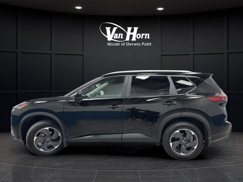 Used 2024 Nissan Rogue SV w/ SV Premium Package AWD/4WD image 4